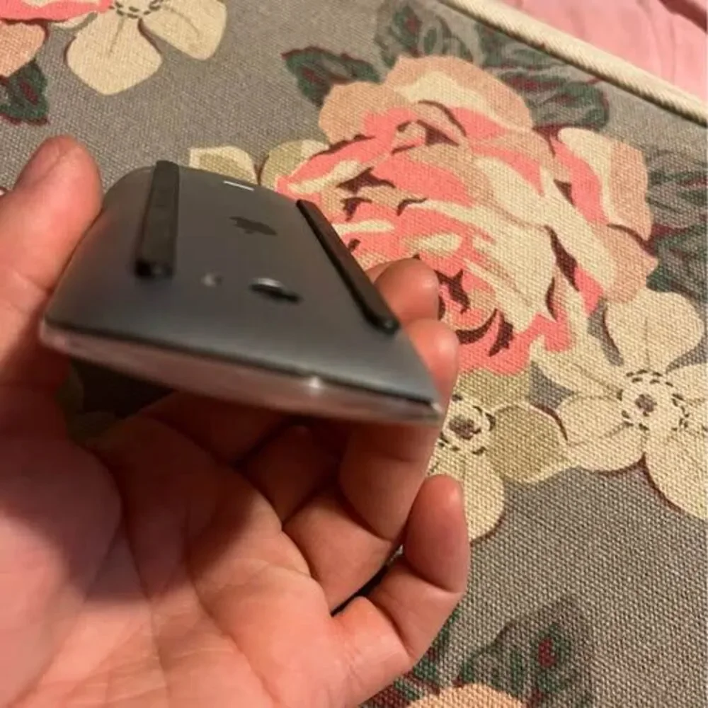 Apple Magic Mouse (bluetooth computer mouse)
